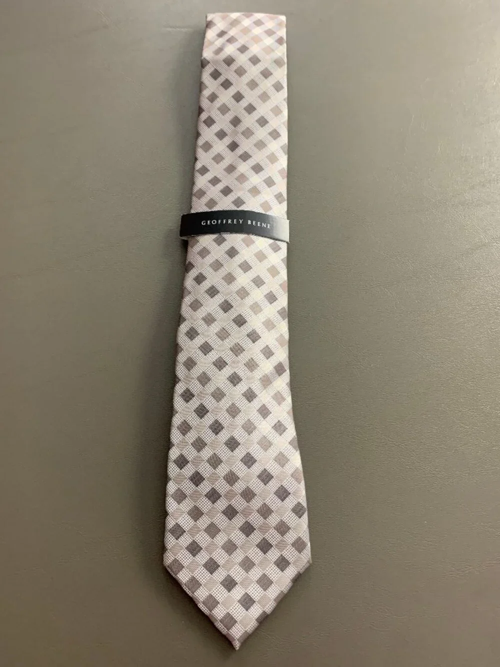 Geoffrey Beene Men's Fast Forward Grid Neck Tie, Taupe Gray, One Size